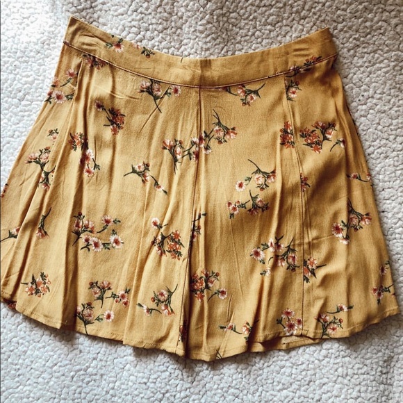 Skirt - Picture 2 of 2